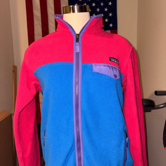 Patagonia Women’s Colorblock Fleece Jacket in Pink & Blue - Picture 3 of 8